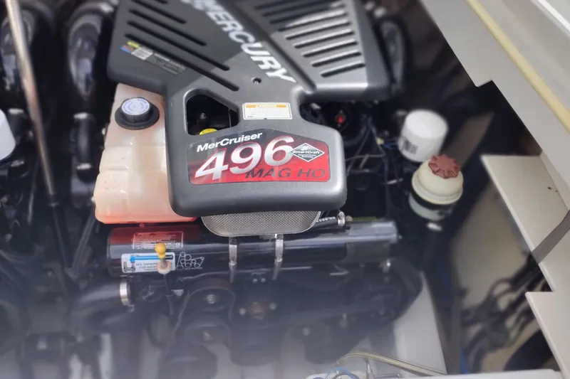 Slide: The Image of Engine of a 2006 Formula 353 FASTech with MerCruiser 496 MAG HO. - 33