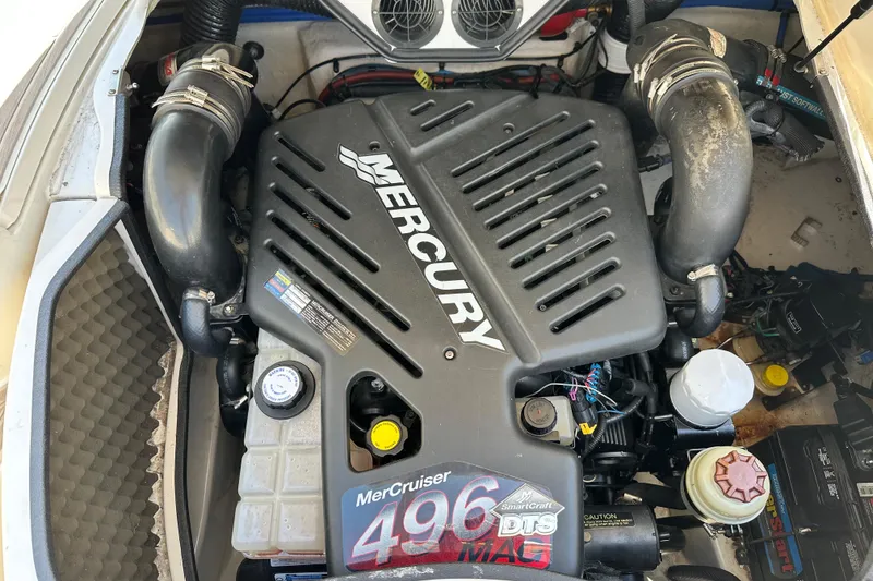Slide: The Image of Mercury MerCruiser 496 MAG engine in a 2008 Sea Ray 260 Sundeck boat. - 14
