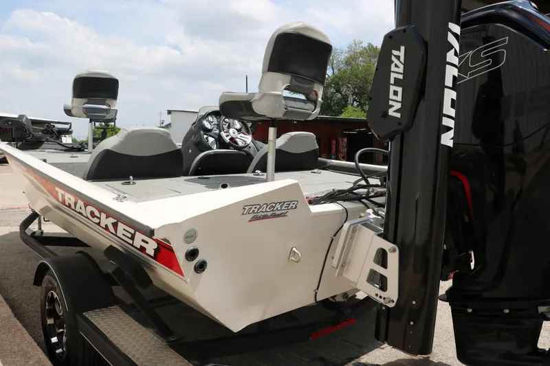 Slide: The Image of 2018 Tracker Pro Team 195 TXW 40th Anniversary Edition boat, rear view with Talon anchor. - 5