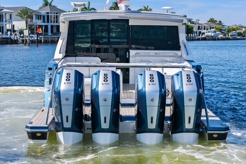 Slide: The Image of 2025 Formula 500 Super Sport Crossover with quad 600 V12 engines on water. - 7