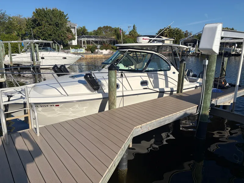 Slide: The Image of Pursuit 3370 Offshore 2005 - 1