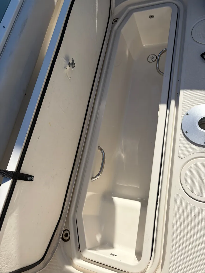 Slide: The Image of Pursuit 3370 Offshore 2005 - 10