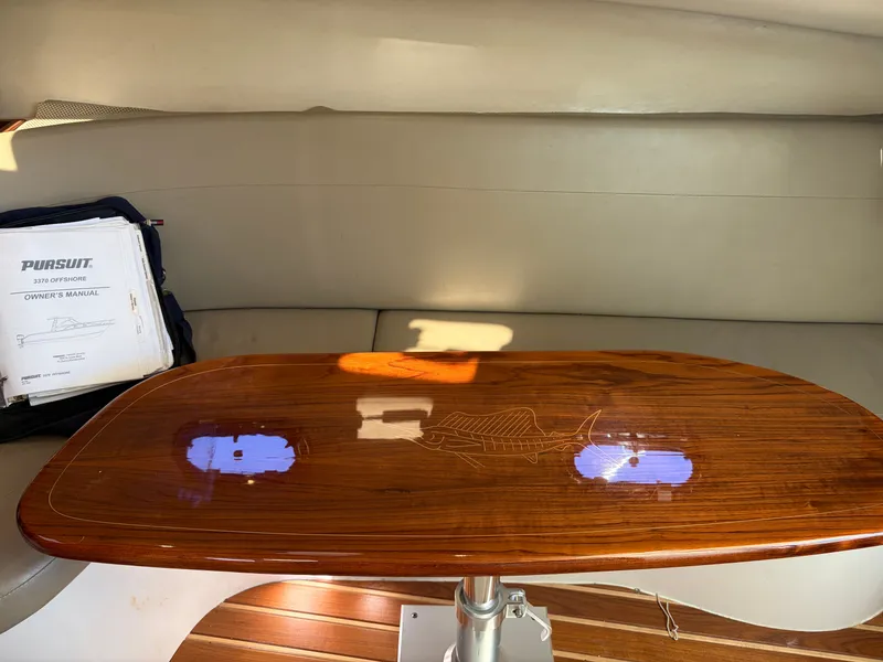 Slide: The Image of Pursuit 3370 Offshore 2005 - 27