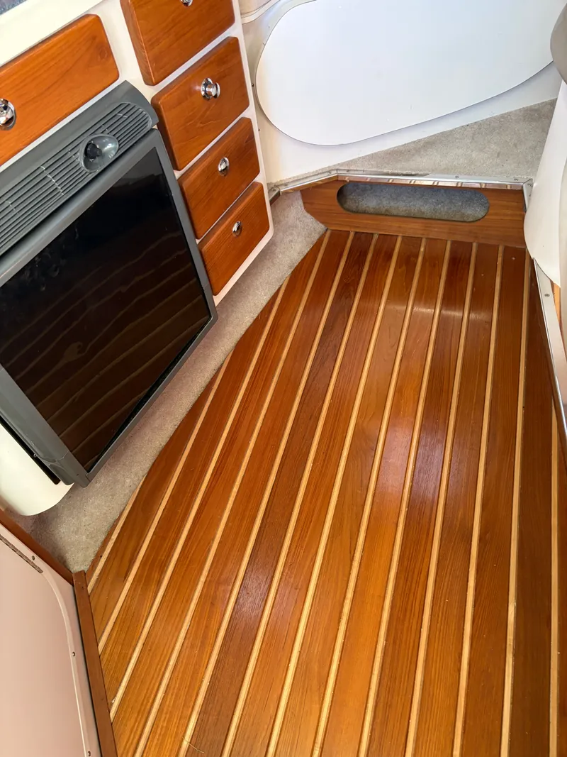 Slide: The Image of Pursuit 3370 Offshore 2005 - 39