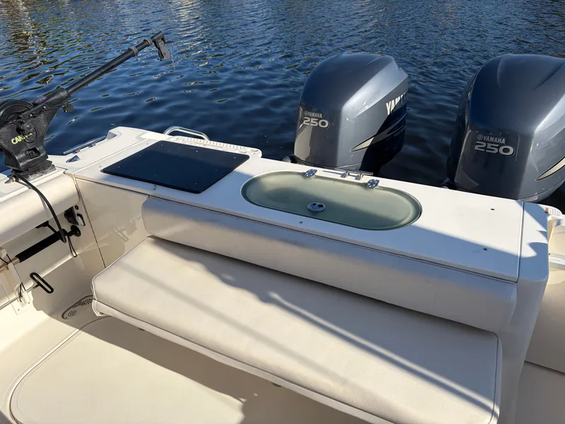 Slide: The Image of Pursuit 3370 Offshore 2005 - 4