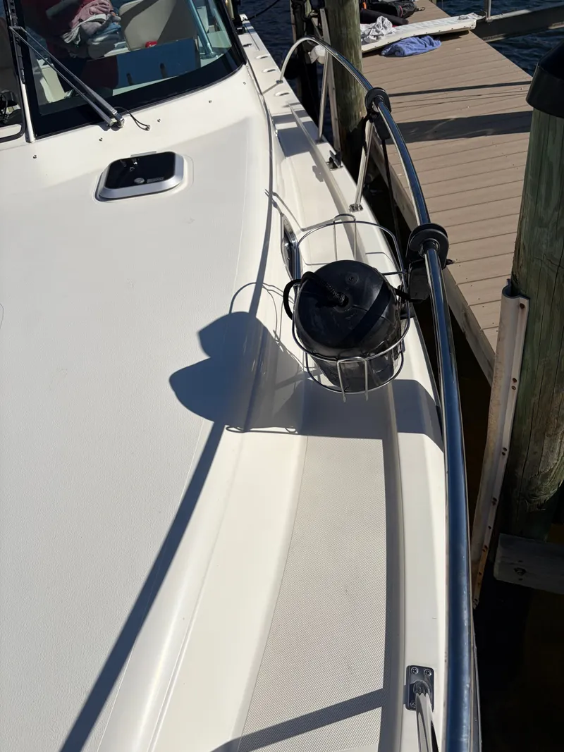 Slide: The Image of Pursuit 3370 Offshore 2005 - 40