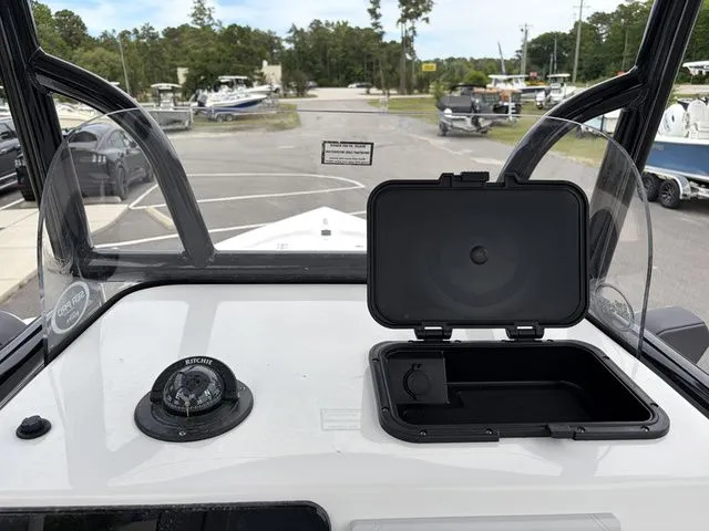 Slide: The Image of Sea Pro 230 Bay Boat 2026 - 14