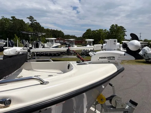 Slide: The Image of Key West 1720 Center Console 2023 - 4