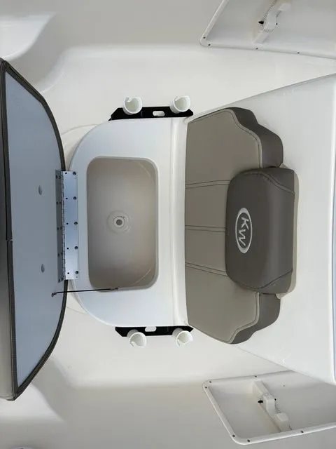 Slide: The Image of Key West 1720 Center Console 2023 - 8
