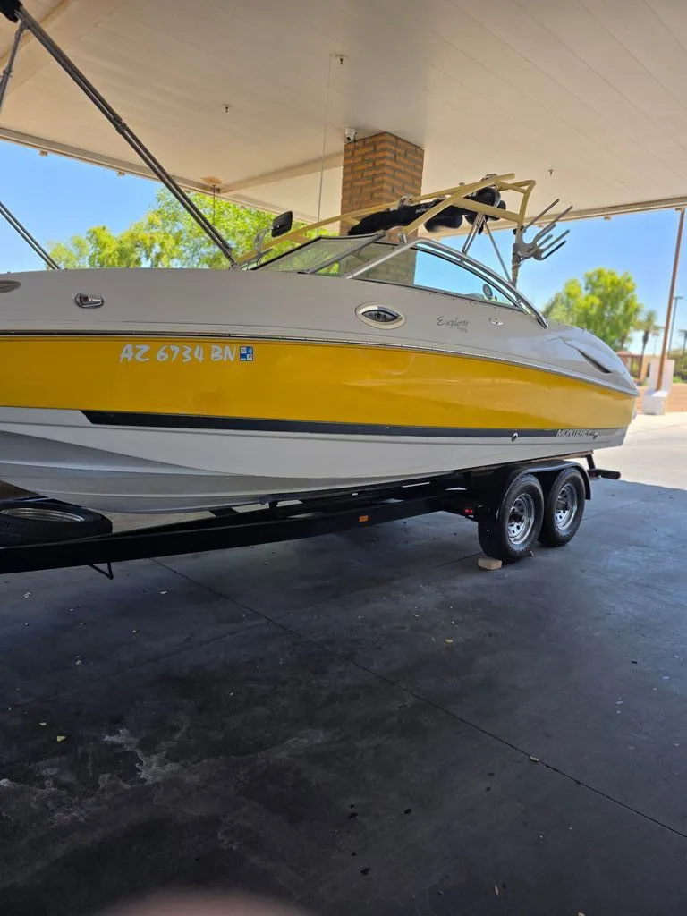 The Image of Monterey 263 Explorer 2004 - 0