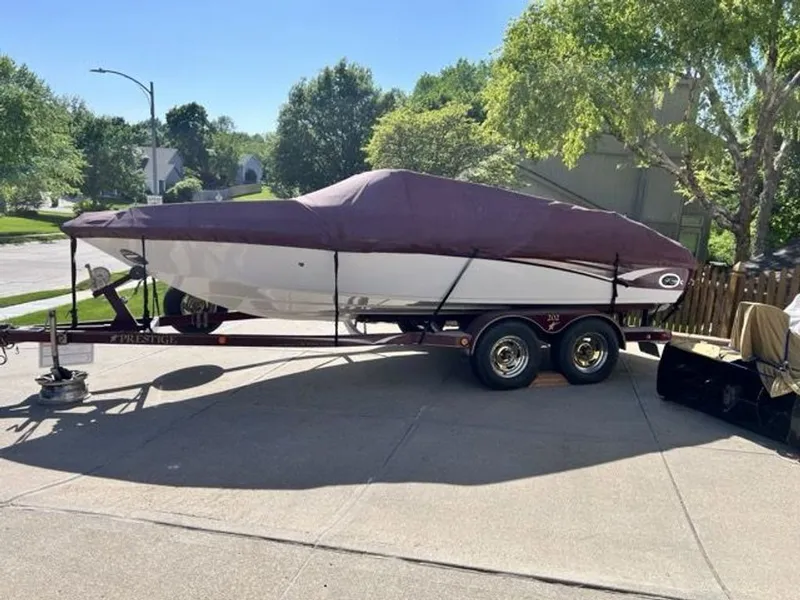 Slide: The Image of Crownline Boats 20 Bow Rider 2002 - 2