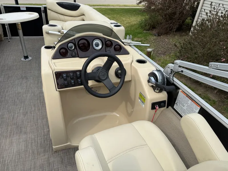 Slide: The Image of Cockpit of 2017 Sylvan 822 Mirage Party Fish boat. - 3