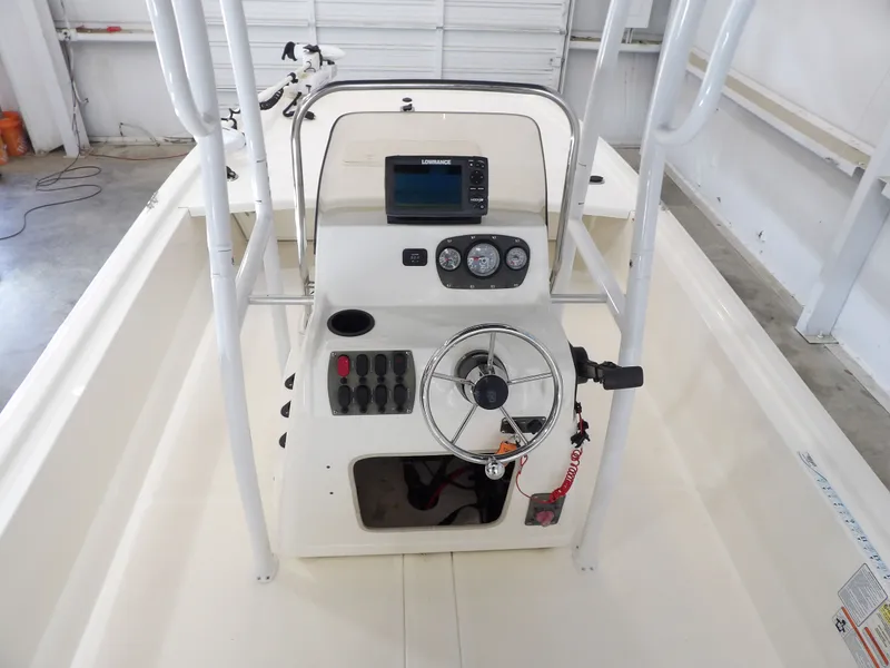 Slide: The Image of Mako Pro Skiff 19 CC 2017 - 15