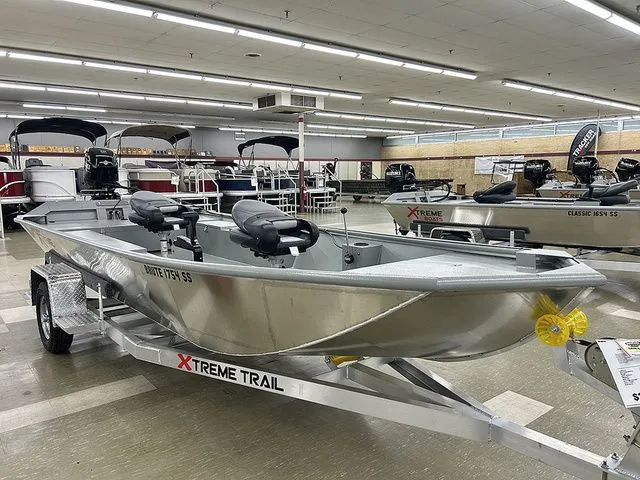 The Image of Xtreme Boats Brute 1754 SS Tunnel 2026 - 1