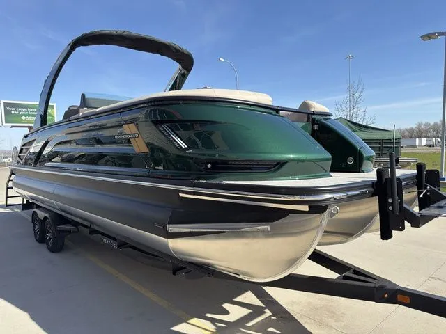 Slide: The Image of Bennington QX 25 QXSBA Tritoon Pontoon 2026 - 12