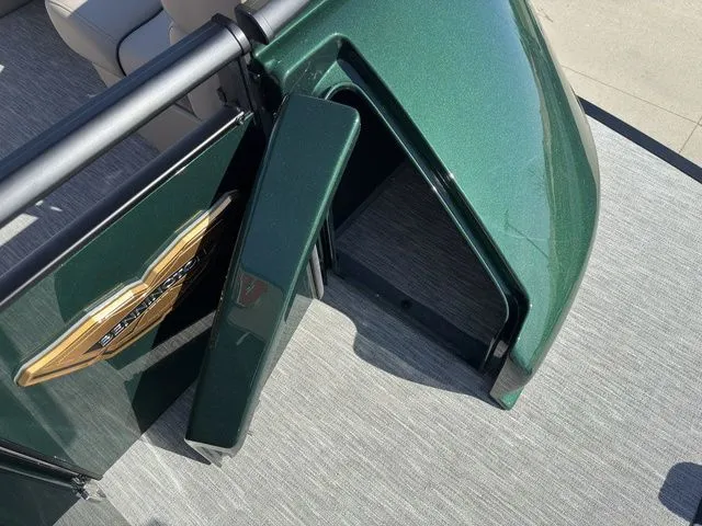 Slide: The Image of Bennington QX 25 QXSBA Tritoon Pontoon 2026 - 15