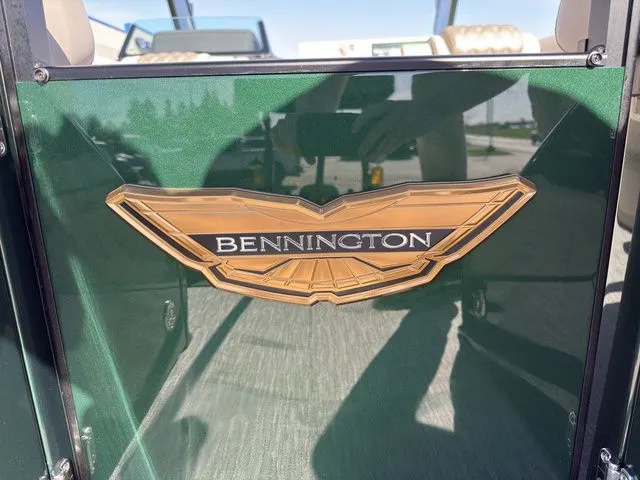 Slide: The Image of Bennington QX 25 QXSBA Tritoon Pontoon 2026 - 20