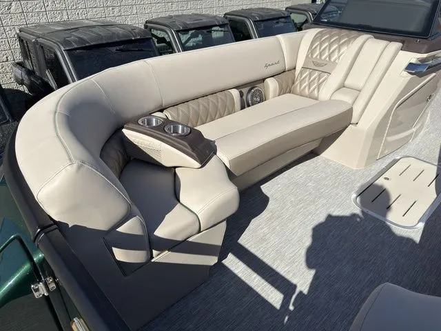 Slide: The Image of Bennington QX 25 QXSBA Tritoon Pontoon 2026 - 22