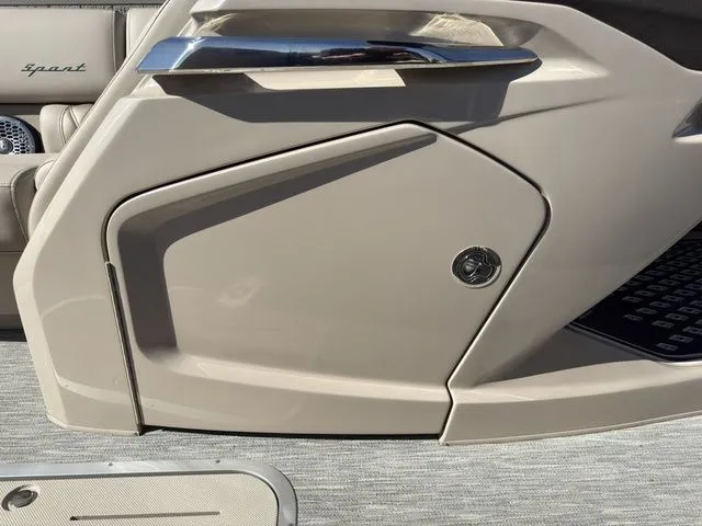 Slide: The Image of Bennington QX 25 QXSBA Tritoon Pontoon 2026 - 36