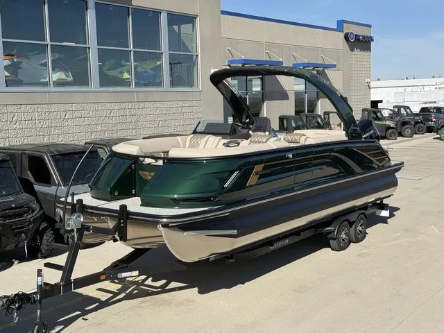 Slide: The Image of Bennington QX 25 QXSBA Tritoon Pontoon 2026 - 4