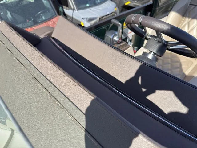 Slide: The Image of Bennington QX 25 QXSBA Tritoon Pontoon 2026 - 40