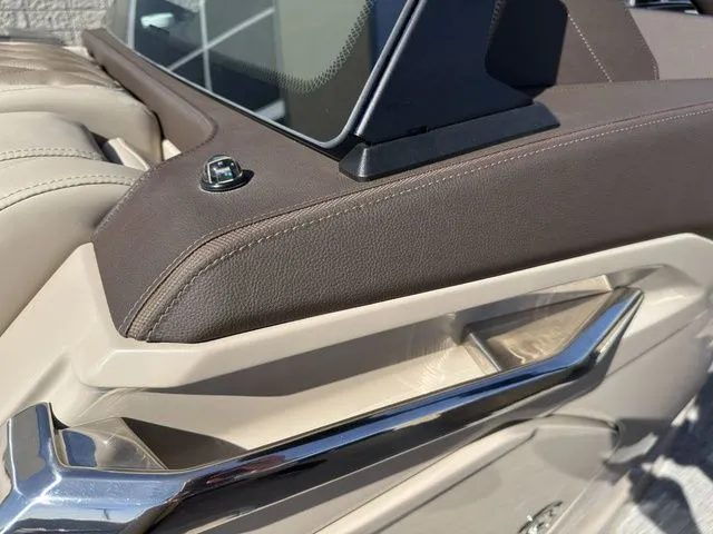 Slide: The Image of Bennington QX 25 QXSBA Tritoon Pontoon 2026 - 41