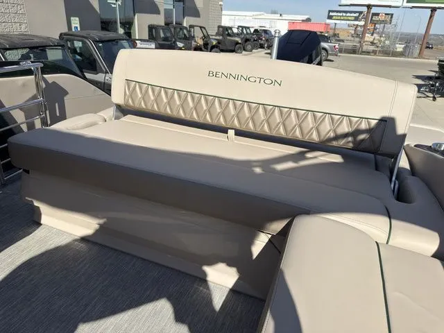 Slide: The Image of Bennington QX 25 QXSBA Tritoon Pontoon 2026 - 48