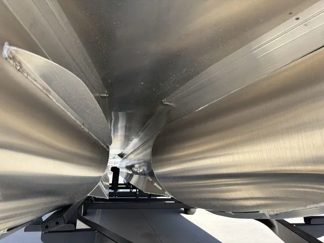 Slide: The Image of Bennington QX 25 QXSBA Tritoon Pontoon 2026 - 79