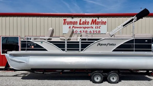 The Image of Aqua 23Ft Cruise Pontoon Powered By A 115HP Yamaha Four 2011 - 1
