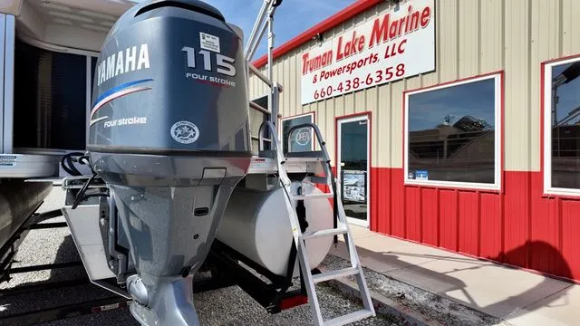 Slide: The Image of Godfrey 23Ft Cruise Pontoon Powered By A 115HP Yamaha Four 2011 - 10