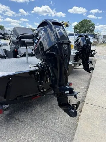 Slide: The Image of Tracker Bass Tracker Classic XL 2024 - 10