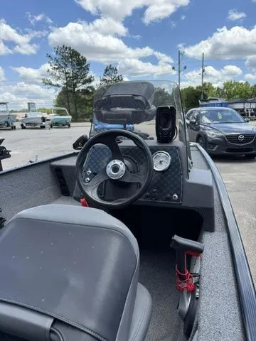 Slide: The Image of Tracker Bass Tracker Classic XL 2024 - 7