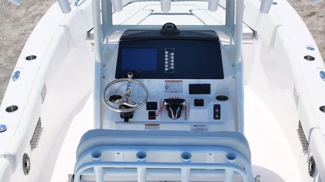 Slide: The Image of Sea Fox 268 Commander 2025 - 6
