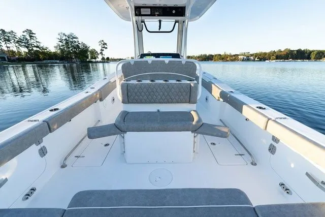 Slide: The Image of Sea Hunt Ultra 275 FS 2026 - 11