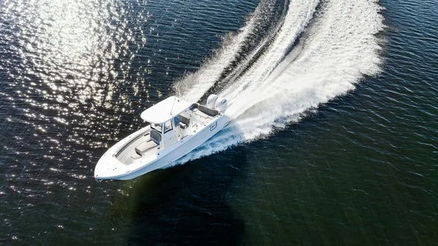 Slide: The Image of Sea Hunt Ultra 275 FS 2026 - 18
