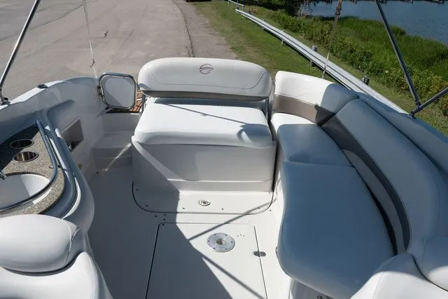 Slide: The Image of Crownline Boats 252EX 2007 - 12