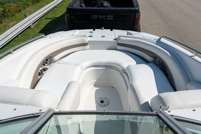 Slide: The Image of Crownline Boats 252EX 2007 - 14