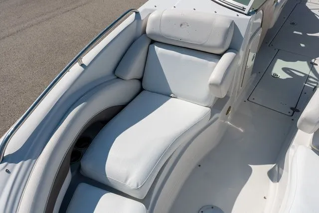 Slide: The Image of Crownline Boats 252EX 2007 - 16