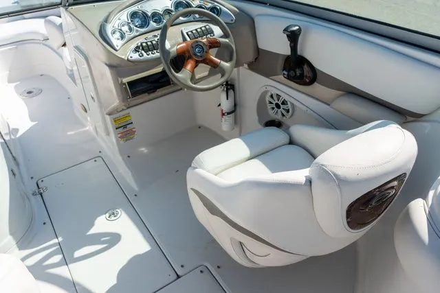 Slide: The Image of Crownline Boats 252EX 2007 - 8
