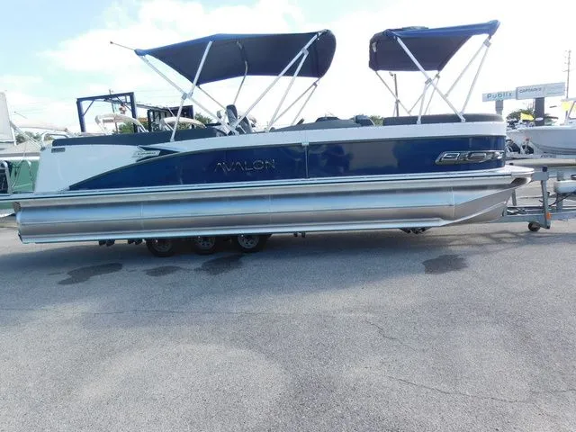 The Image of Avalon Catalina Quad Lounger Shift 25 FT 2026 - 1