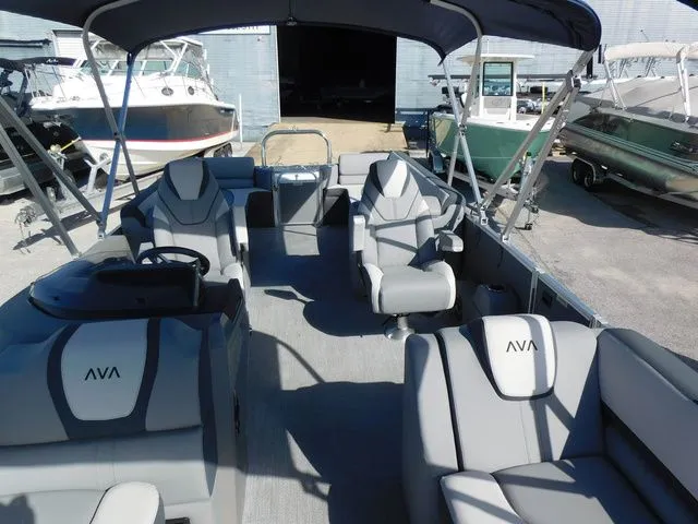 Slide: The Image of Avalon Catalina Quad Lounger Shift 25 FT 2026 - 16
