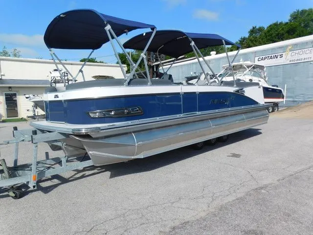 Slide: The Image of Avalon Catalina Quad Lounger Shift 25 FT 2026 - 3