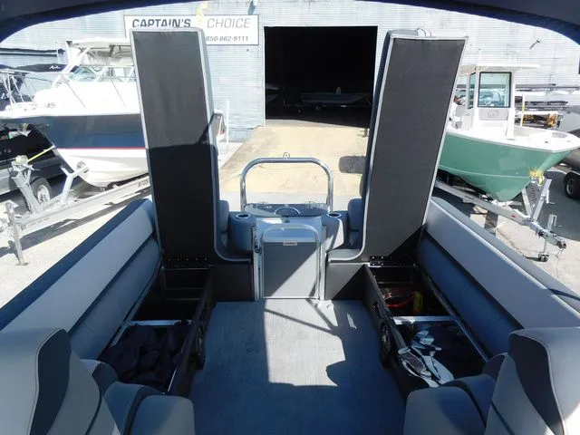 Slide: The Image of Avalon Catalina Quad Lounger Shift 25 FT 2026 - 9