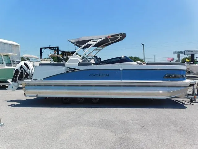 The Image of Avalon Catalina Quad Lounger 25 FT 2026 - 1