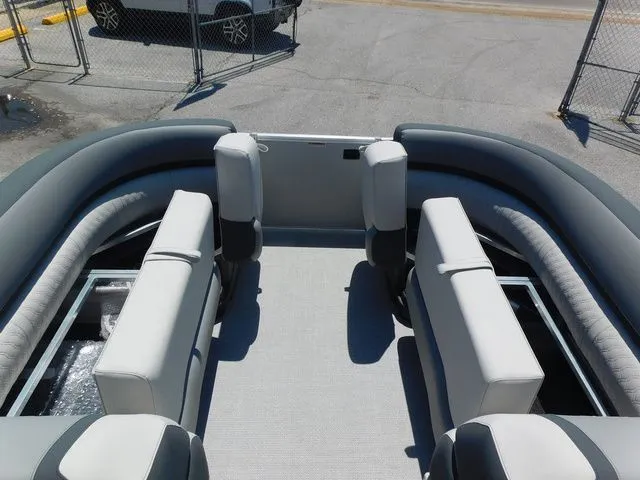 Slide: The Image of Avalon Catalina Quad Lounger 25 FT 2026 - 16