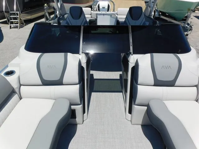 Slide: The Image of Avalon Catalina Quad Lounger 25 FT 2026 - 18