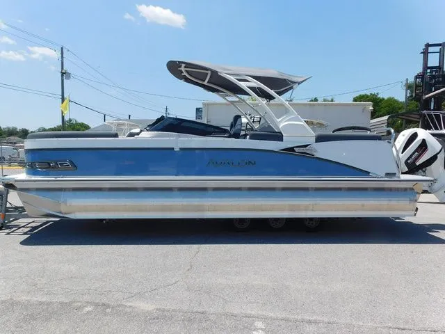 Slide: The Image of Avalon Catalina Quad Lounger 25 FT 2026 - 3