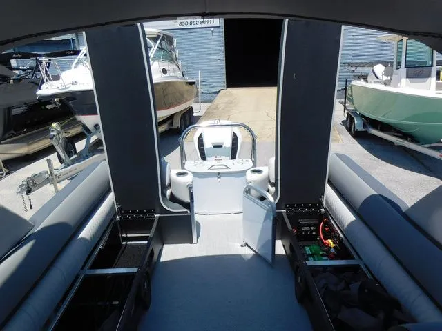 Slide: The Image of Avalon Catalina Quad Lounger 25 FT 2026 - 9