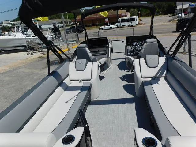 Slide: The Image of Avalon Catalina Quad Lounger 25 FT 2026 - 10