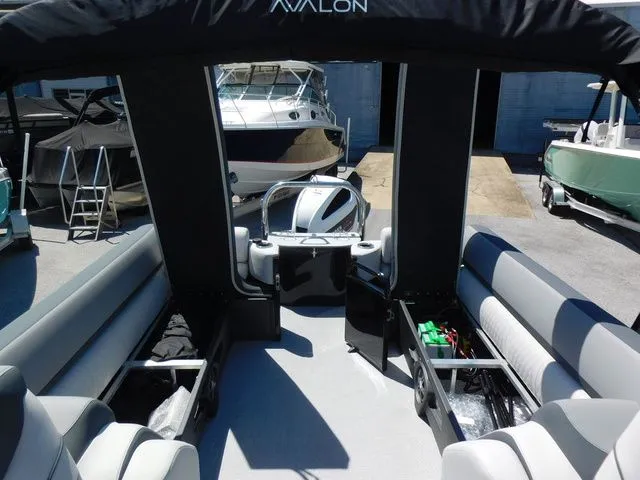 Slide: The Image of Avalon Catalina Quad Lounger 25 FT 2026 - 12